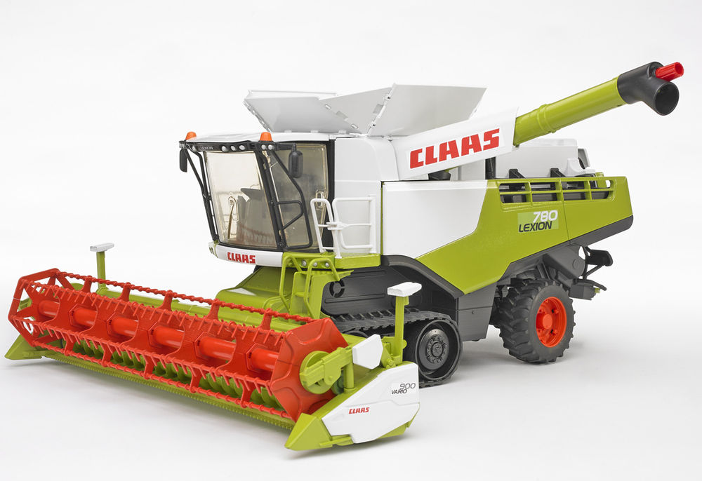 Claas lexion 780 terra trac header with comb trailer