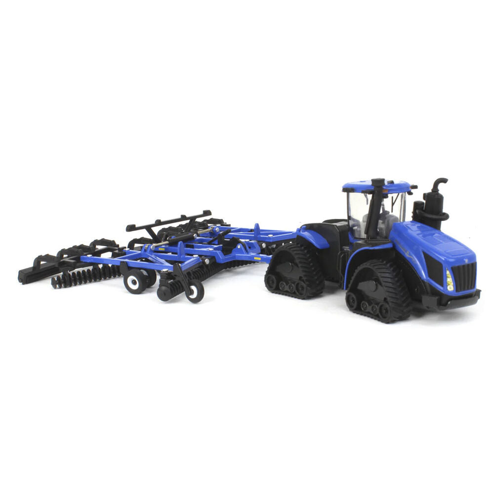 New Holland T9.700 smarttrax tractor with disc