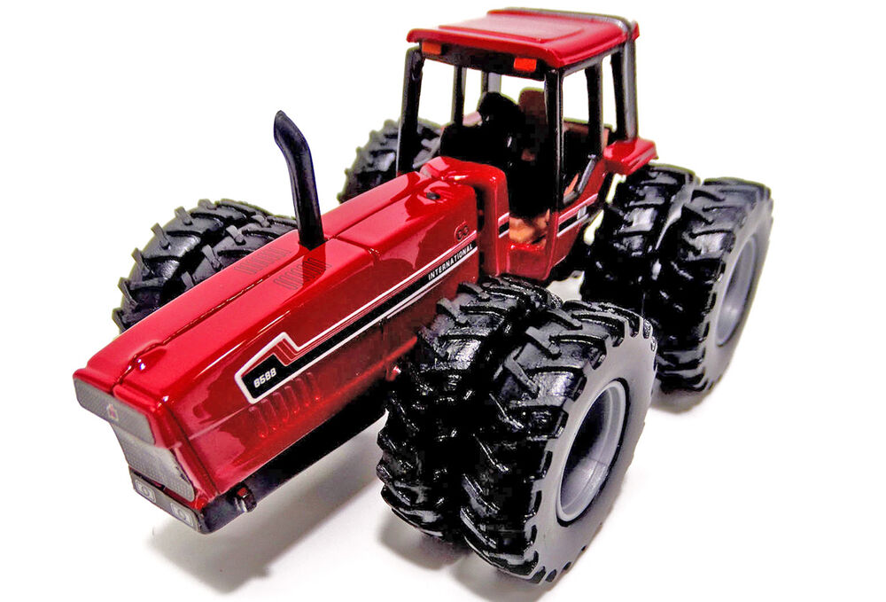 IH 6588 2+2 TRACTOR (Snoopy) on Duals Collector Models