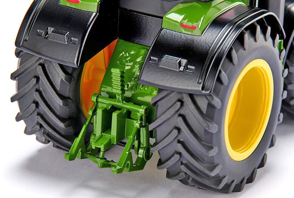 JOHN DEERE 8R 370 TRACTOR Collector Models