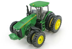 8345R TRACTOR with Frt and Rr Duals