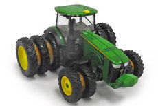 8400R TRACTOR with rear triples and front duals