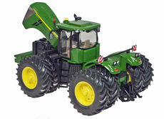 9560R 4WD TRACTOR with DUALS