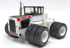 BIG BUD 525/50 4WD TRACTOR with TRIPLES   very detailed