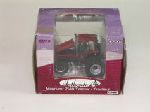 CASEIH 7140 MAGNUM  Authentics 4    slightly faded box