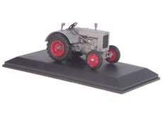 F2M TRACTOR   very detailed
