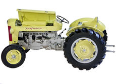 FERGUSON 40 TRACTOR     Precision quality model