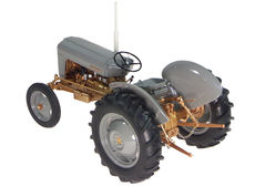 FERGUSON FE35 TRACTOR  Grey and Gold Fergy   very detailed
