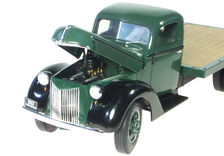 FORD 1940 TRAY TRUCK olive greenblack