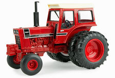 IH 1466 TRACTOR with CAB and REAR DUALS