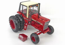 IH 1486 with CAB and DUALS  Prestige Series