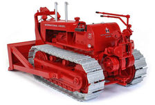 IH TD24 DOZER with CABLE BLADE  High Detail model