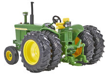 JOHN DEERE 4020 TRACTOR with DUALS  Britains Heritage edition