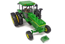 JOHN DEERE 4630 TRACTOR with Rear Duals   Prestige Series