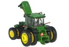 JOHN DEERE 8530 TRACTOR with FandR DUALS  Authentics 1