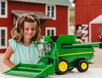 JOHN DEERE S690 HEADER with GRAIN FRONT +amp 12 ROW CORN FRONT  Big Farm series