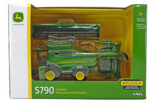 JOHN DEERE S790 HEADER w 30Ft GRAIN + 10 ROW CORN FRONTS