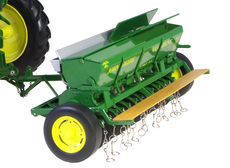 JOHN DEERE VAN BRUNT GRAIN DRILL    High detail