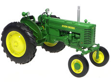 JOHN DEERE MT TRACTOR with wf axle    High detail
