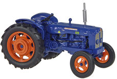 SUPER MAJOR TRACTOR    very detailed
