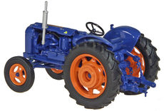 SUPER MAJOR TRACTOR    very detailed