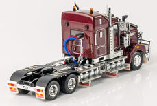 T909 PRIME MOVER red  Very detailed