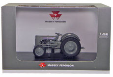 TE20 TRACTOR GREY FERGIE  very detailed